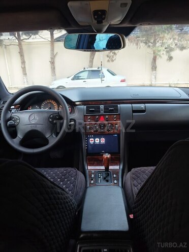 Mercedes E 200-5