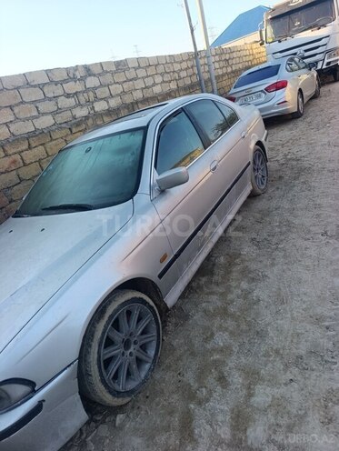 BMW 528-3