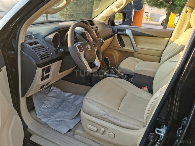 Toyota Land Cruiser Prado-13