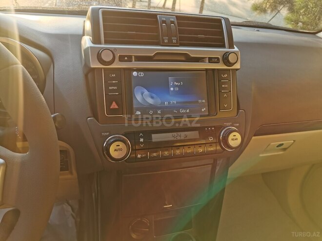 Toyota Land Cruiser Prado-16