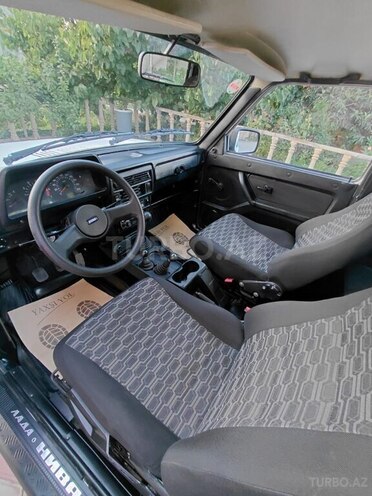 LADA (VAZ) Niva-8