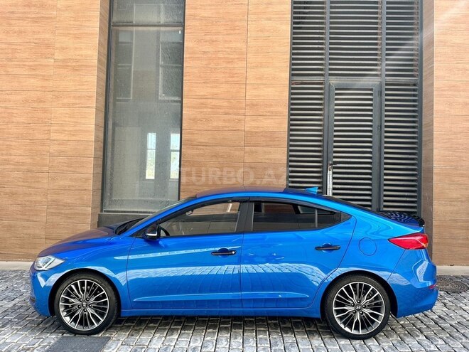 Hyundai Elantra-4