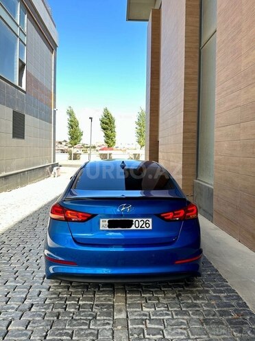 Hyundai Elantra-5