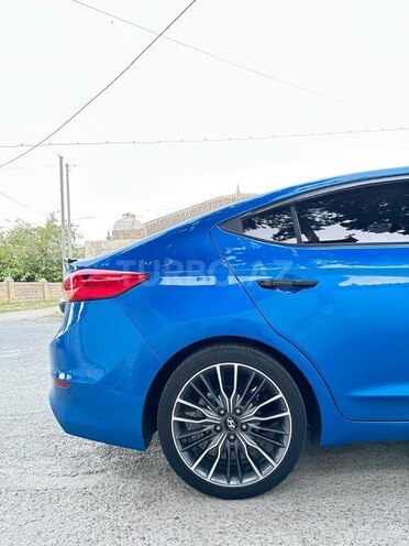 Hyundai Elantra-7