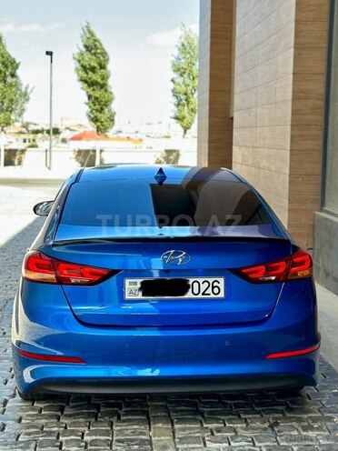 Hyundai Elantra-6