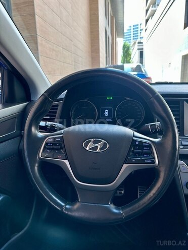 Hyundai Elantra-10