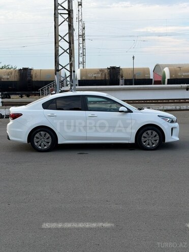 Kia Rio-10