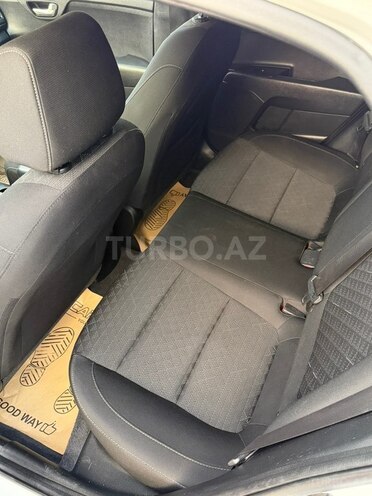 Kia Rio-15