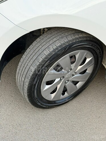 Kia Rio-17