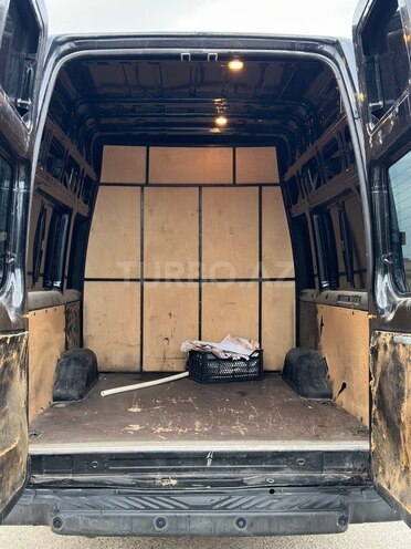 Ford Transit-7