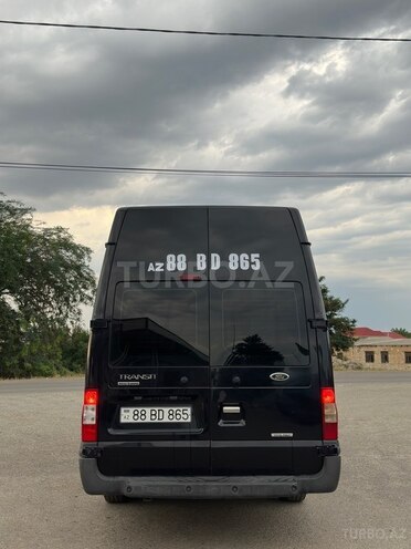 Ford Transit-4