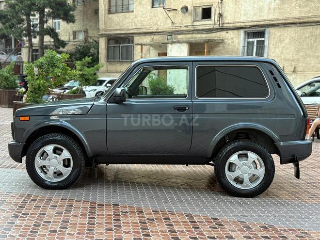 LADA (VAZ) Niva-8