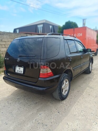 Mercedes ML 320-2