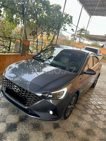 Hyundai Accent-2