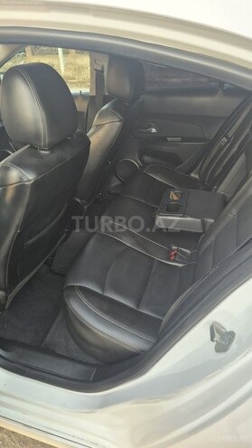Chevrolet Cruze-10