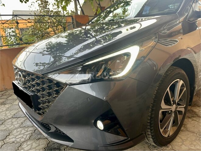 Hyundai Accent-9