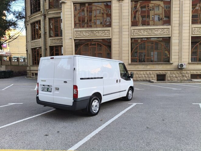 Ford Transit-5