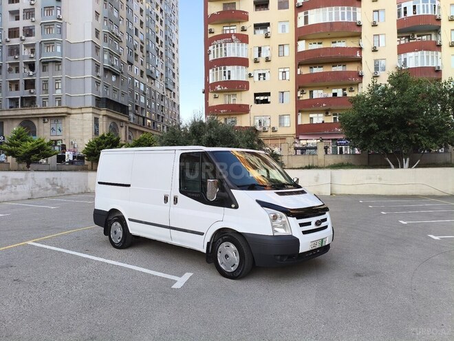 Ford Transit-8