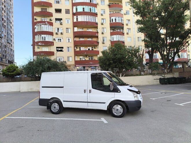 Ford Transit-7