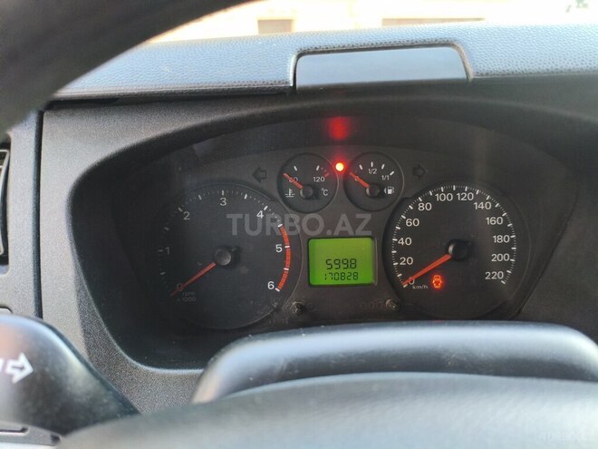 Ford Transit-16