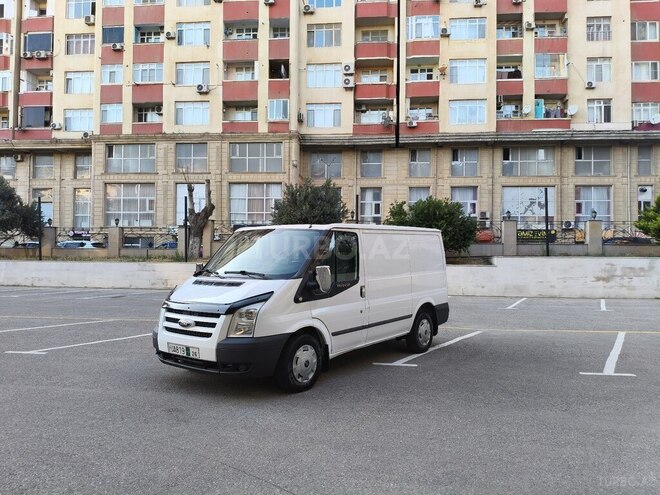 Ford Transit-12