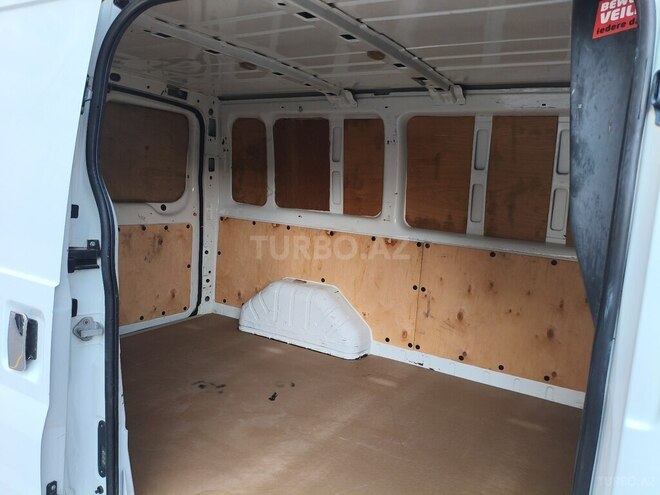 Ford Transit-19