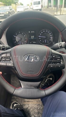 Hyundai Accent-16