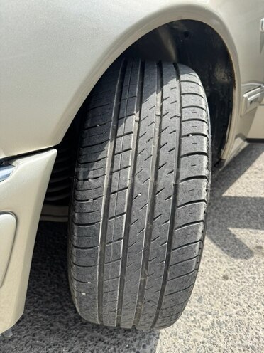 Mercedes E 230-4