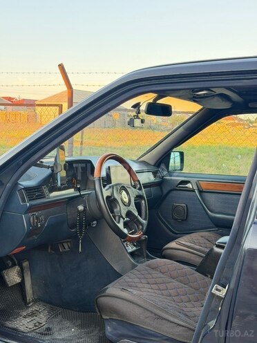 Mercedes 200 D-5