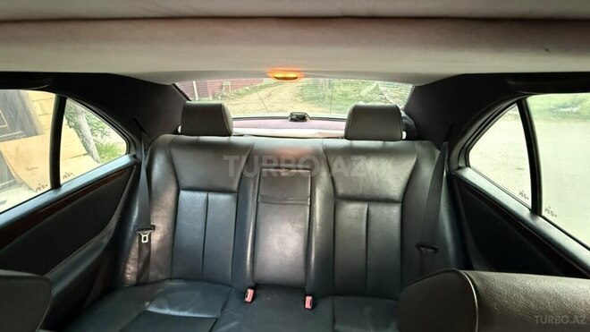 Mercedes E 240-8