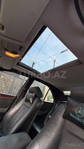 Mercedes E 240-7