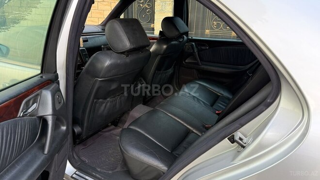 Mercedes E 240-14