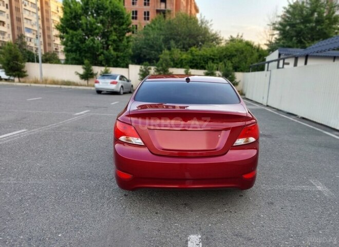 Hyundai Accent-5
