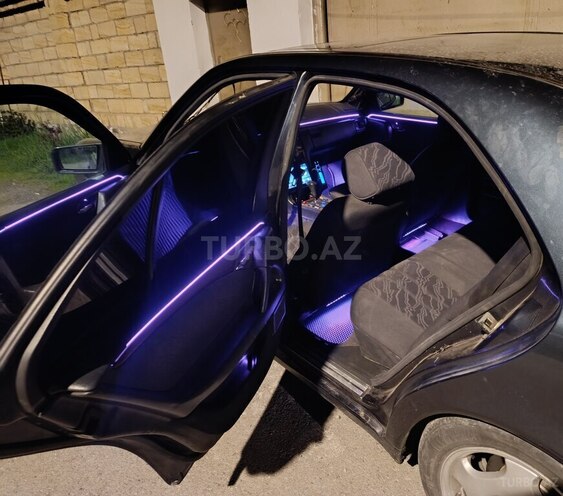 Mercedes E 230-6