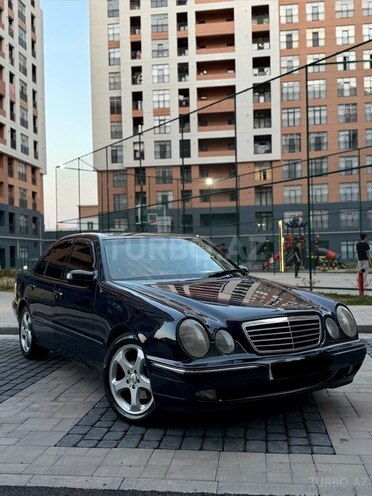 Mercedes E 270-5
