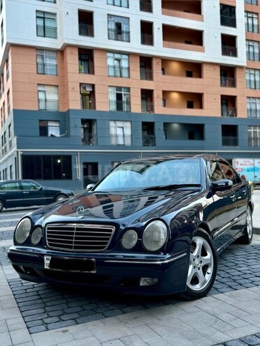 Mercedes E 270-2