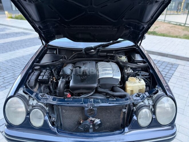 Mercedes E 270-18