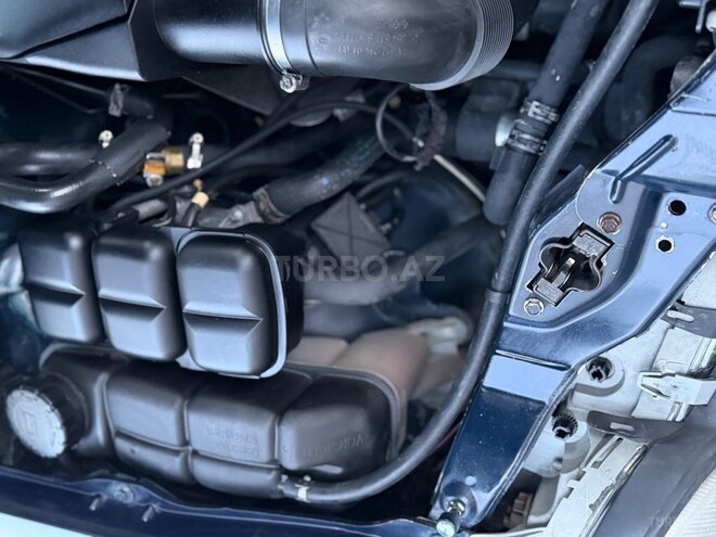 Mercedes E 270-19