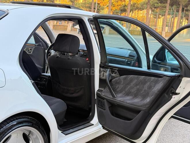 Mercedes E 240-8