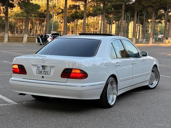 Mercedes E 240-2