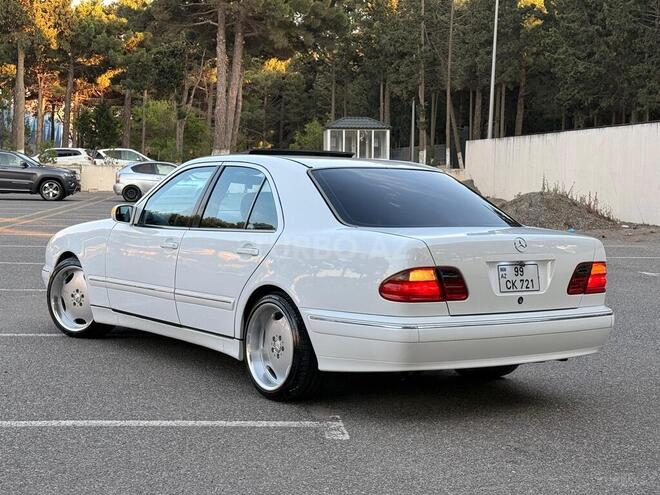 Mercedes E 240-3