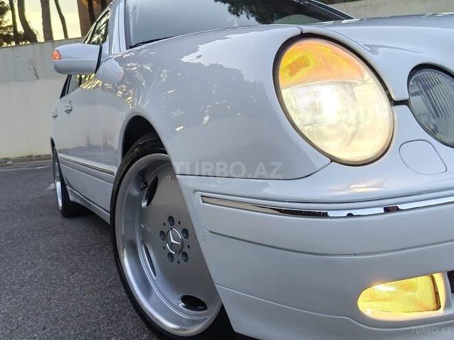Mercedes E 240-18