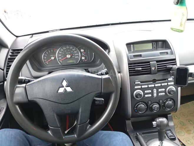 Mitsubishi Galant-6