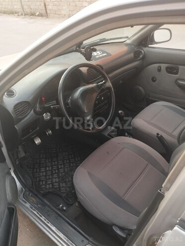 Hyundai Accent-4