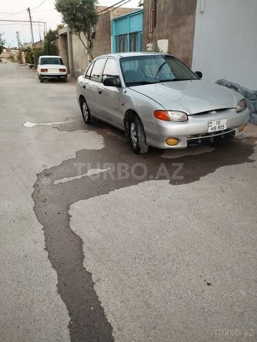Hyundai Accent-7