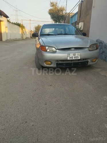 Hyundai Accent-1