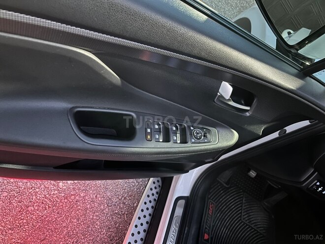 Hyundai Santa Fe-12