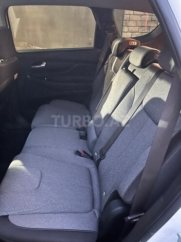 Hyundai Santa Fe-10