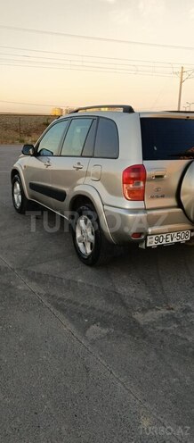 Toyota RAV4-4