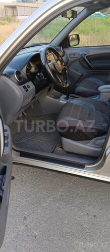 Toyota RAV4-6
